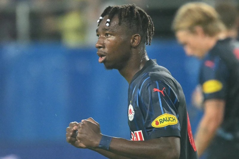 Yeni transfer özel uçakla İstanbul'a geldi