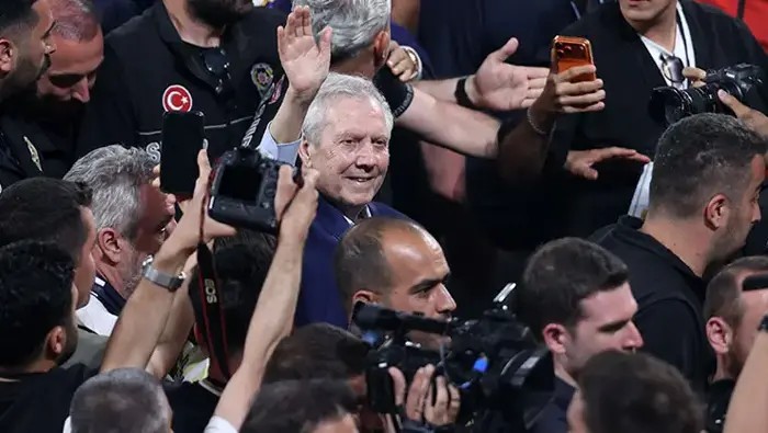 Fenerbahçe'de transfer bombaları üst üste patlıyor! Mevki mevki o isimler...