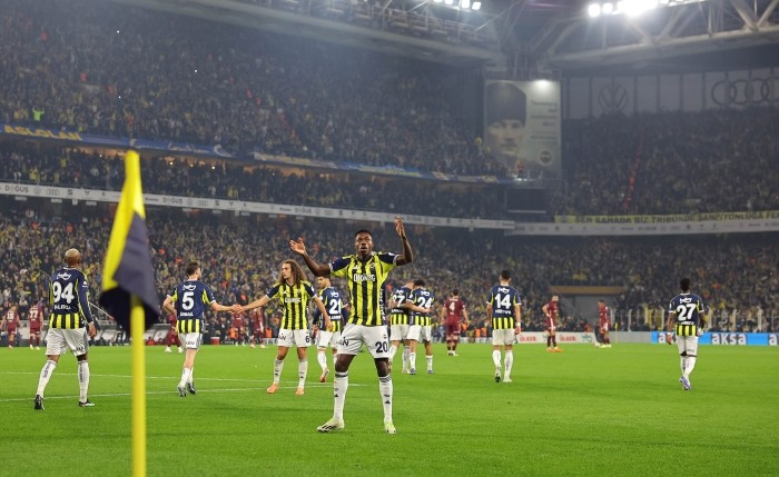 Fenerbahçeli yıldıza 10 milyon euroluk teklif!