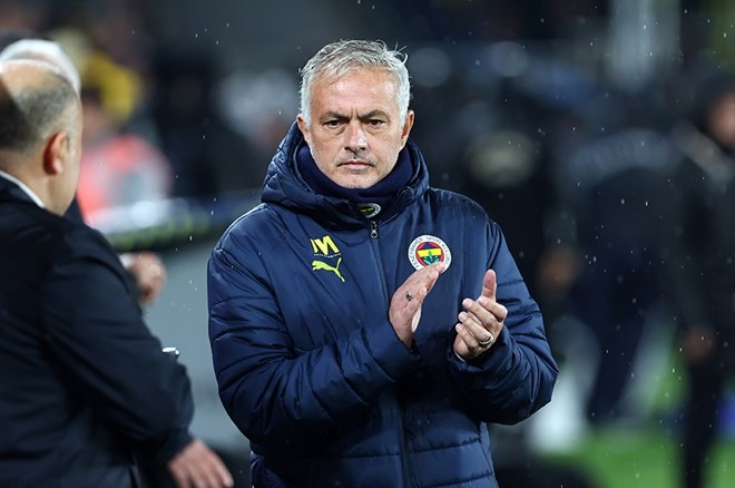 Fenerbahçe yönetiminden Mourinho kararı