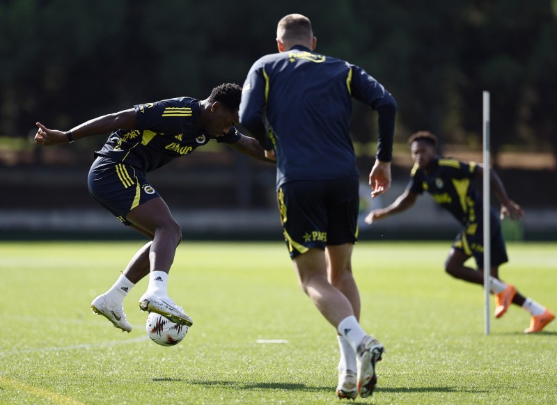 Ve Fenerbahçe'den Jhon Duran için resmi açıklama geldi