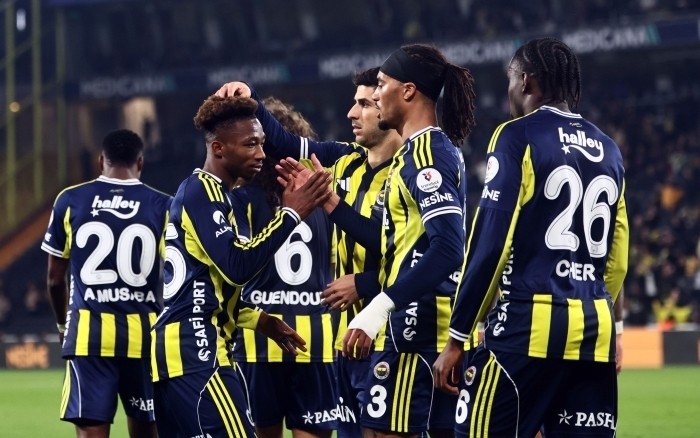 Ameliyat kararı alındı! Fenerbahçe'ye yıldız isminden kötü haber